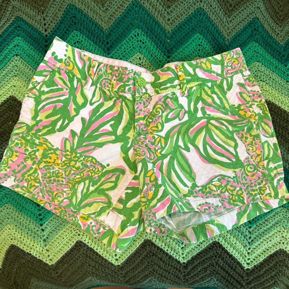 Lilly Pulitzer Callahan shorts “seeing pink elephants” size 8 style #92915 GUC